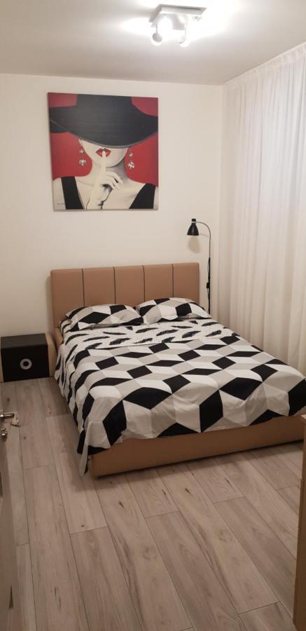 Modern & Elegant Apartament Craiova Exterior photo
