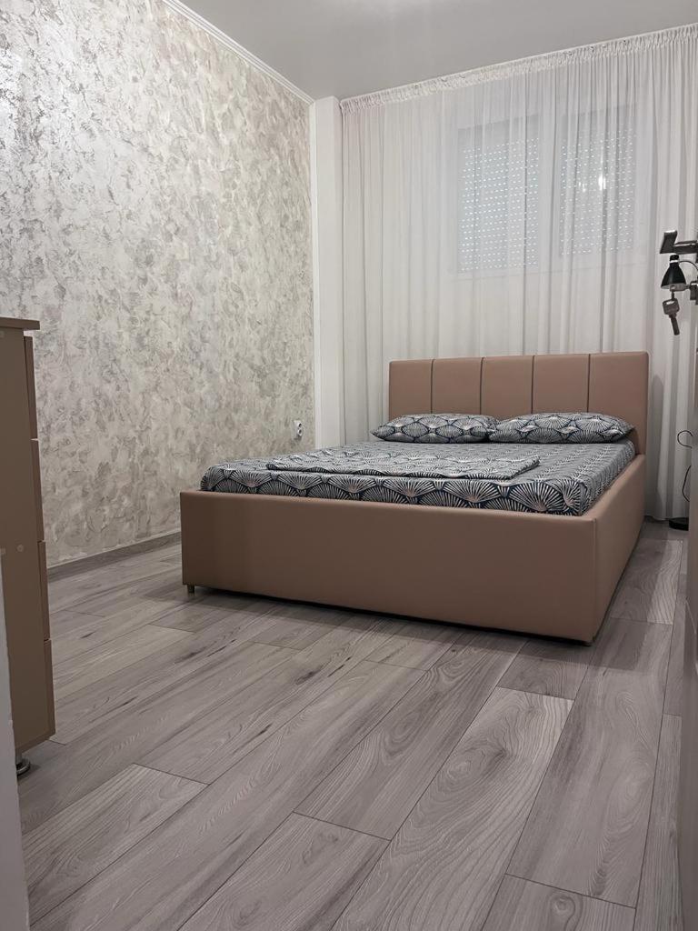 Modern & Elegant Apartament Craiova Exterior photo